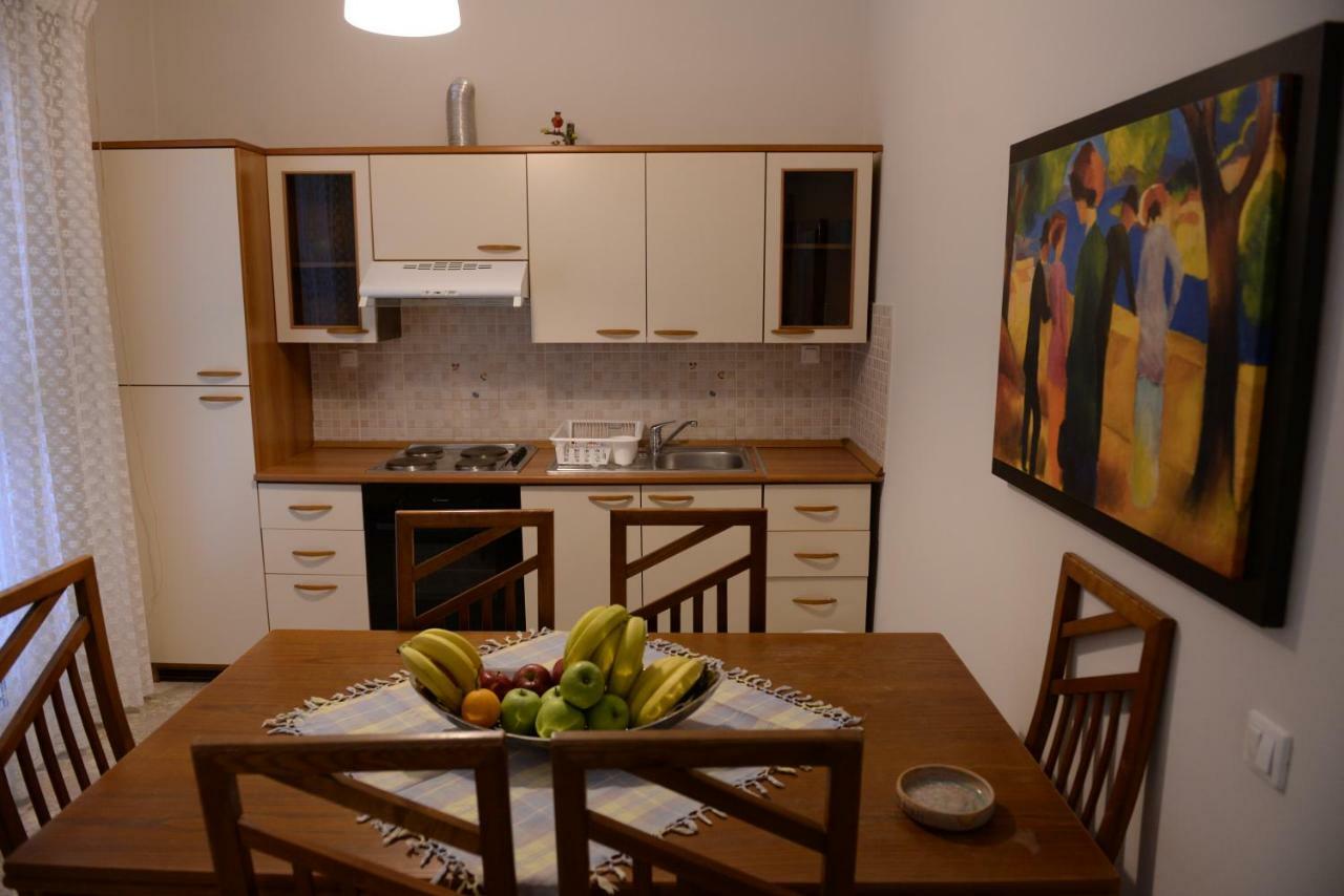Patras White Castle Apartamento Exterior foto